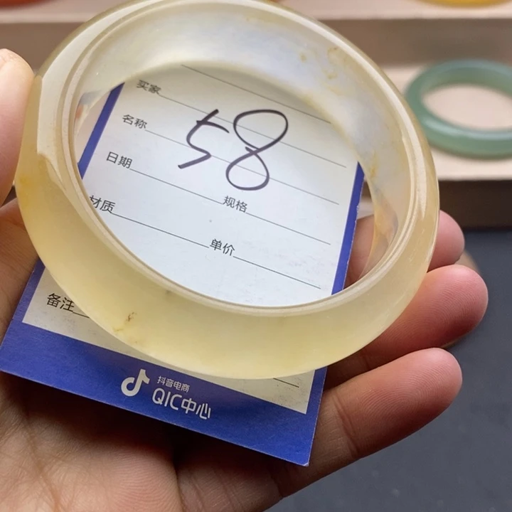 石英质玉未镶嵌手镯