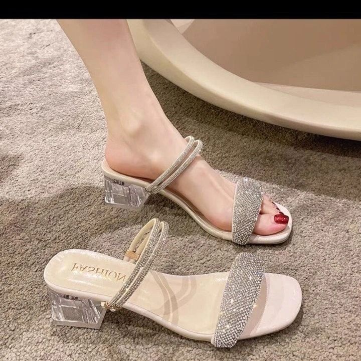 新款网红粗跟凉拖优雅水钻青年女夏外穿耐磨防滑时尚一字拖鞋