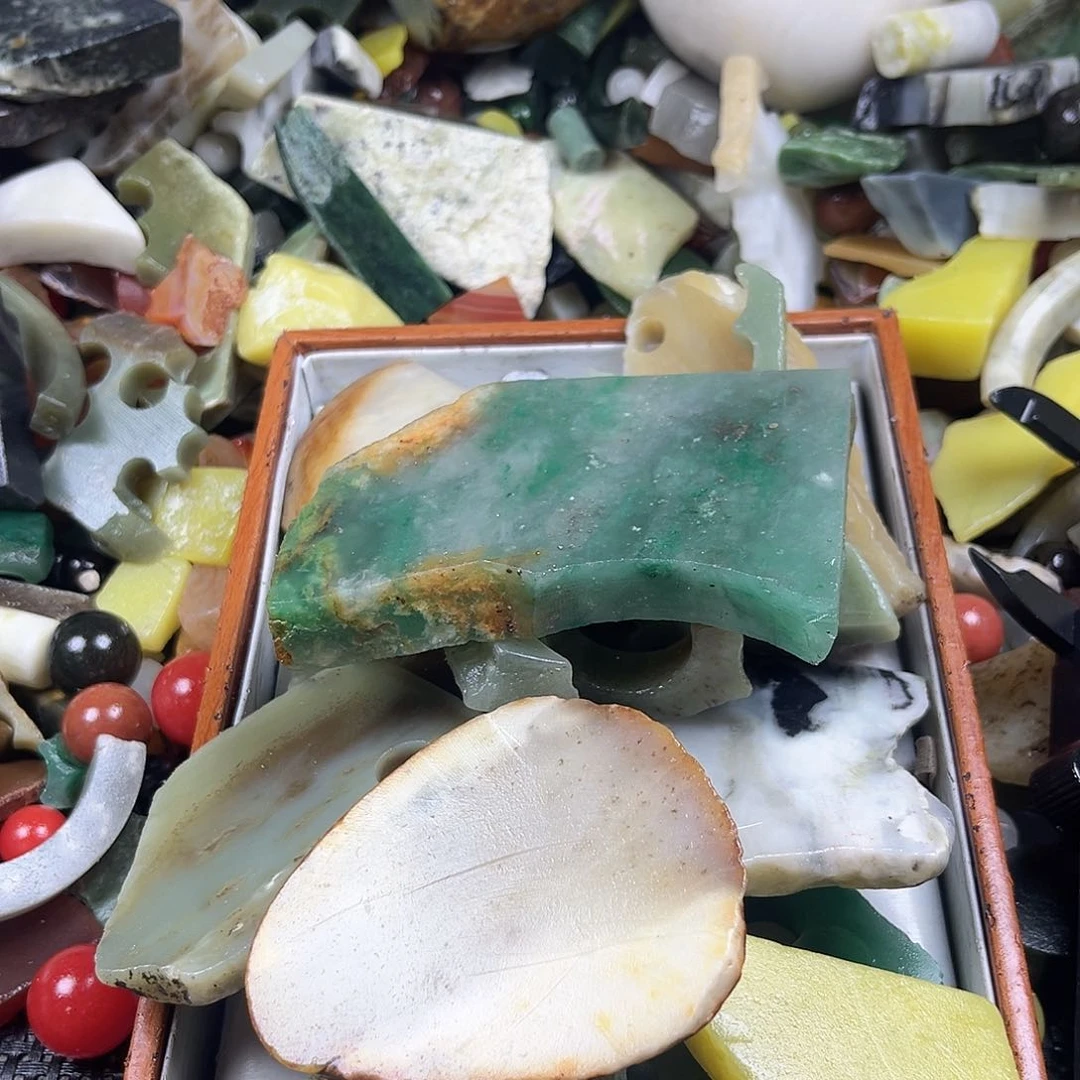 颈饰未镶嵌和田玉张****?
