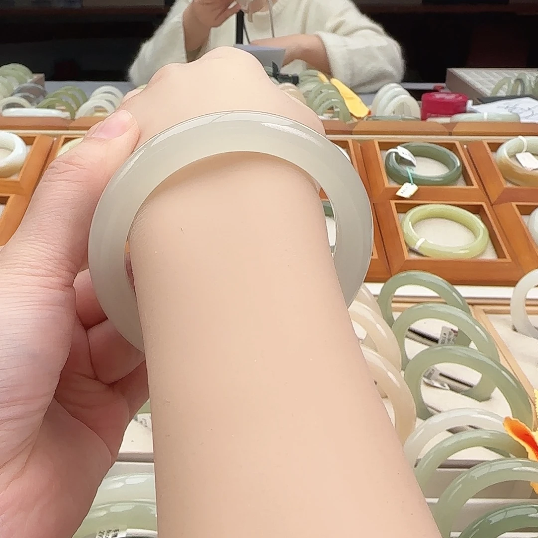 和田玉未镶嵌手镯56高冰起胶荔枝冻