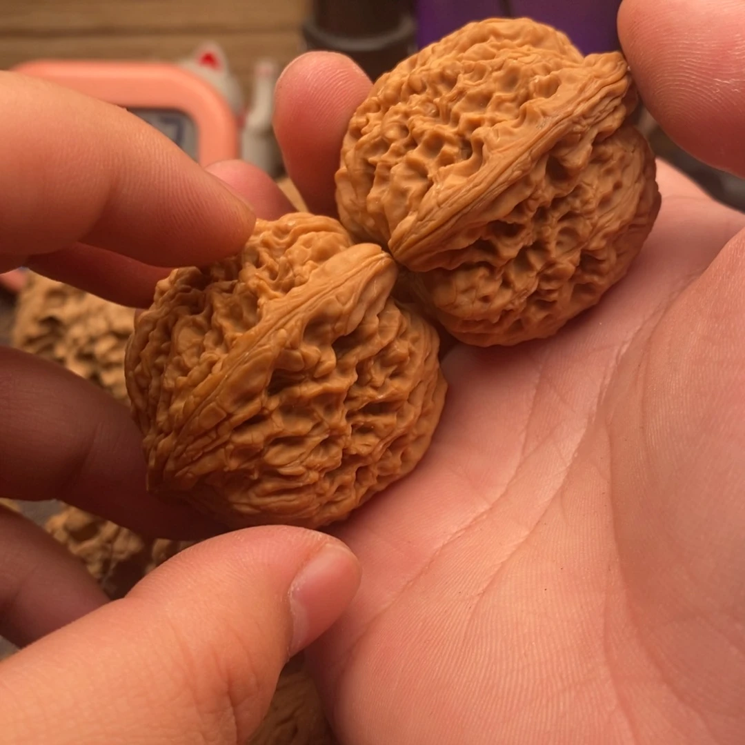 文玩核桃吊坠元宝