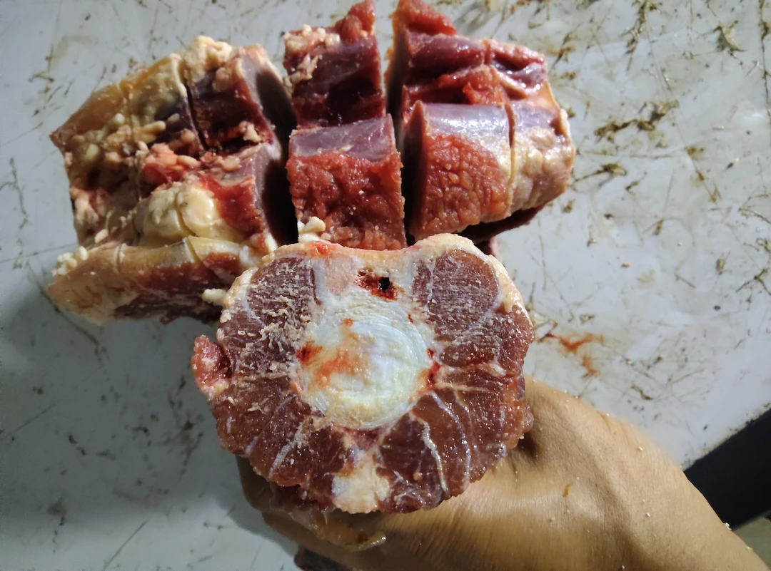 南阳黄牛去皮牛尾，