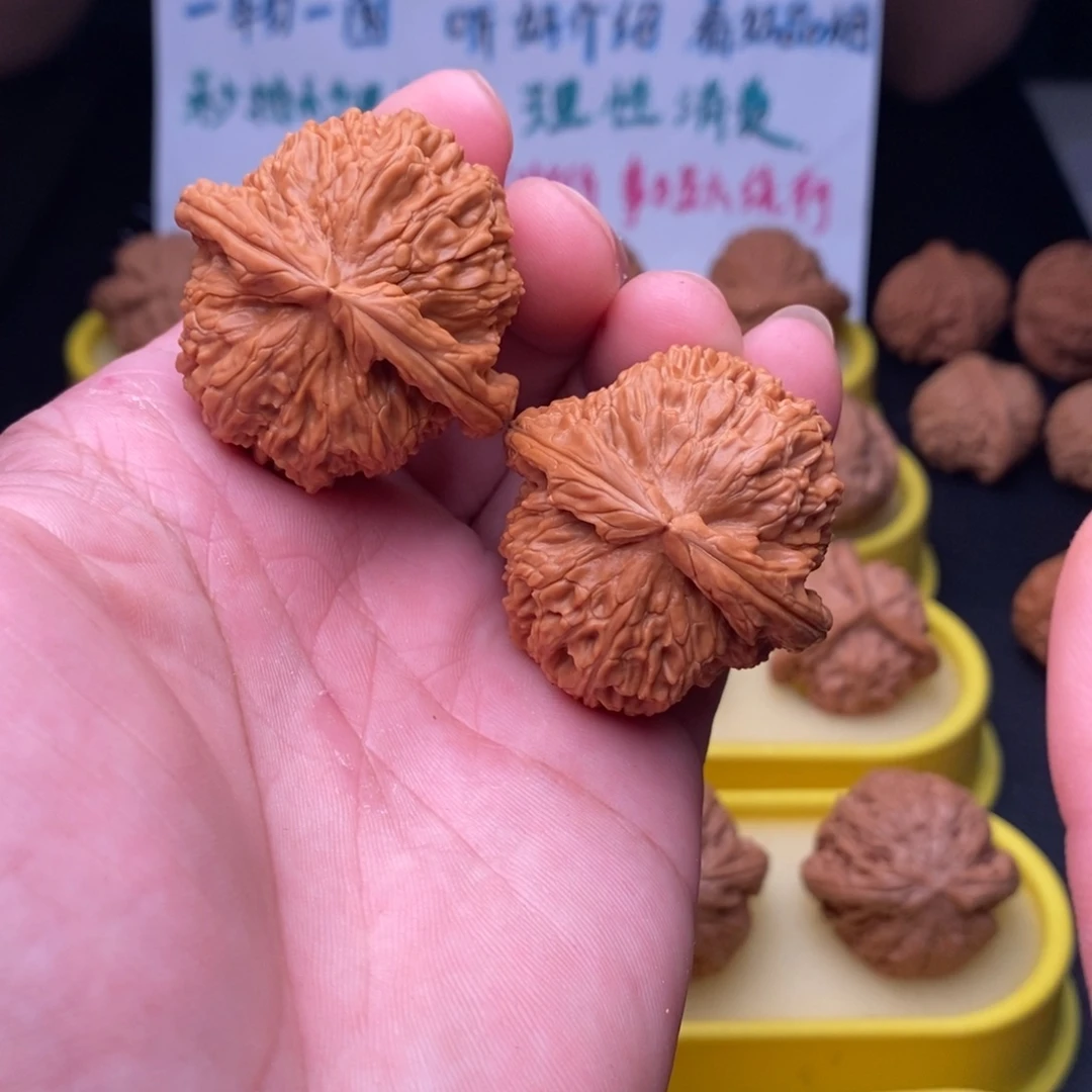 桃核吊坠白狮子尺寸41