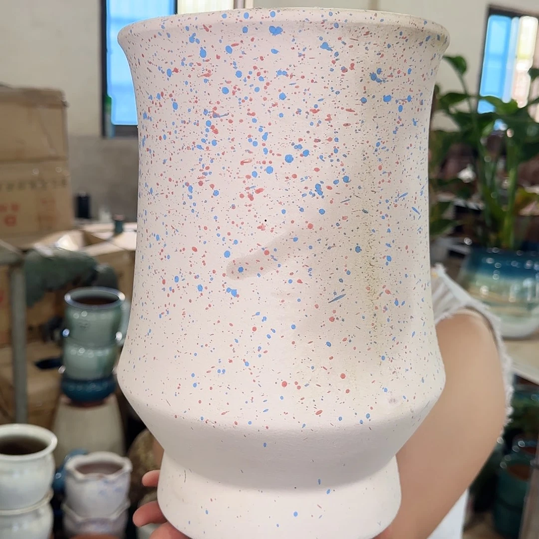 花盆紫砂高30口20。微瑕