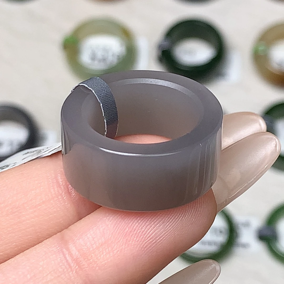 未镶嵌戒指和田玉