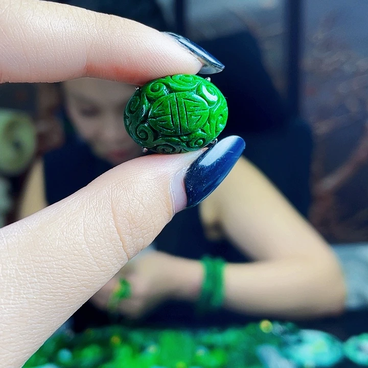 颈饰银S925镶嵌翡翠多样性