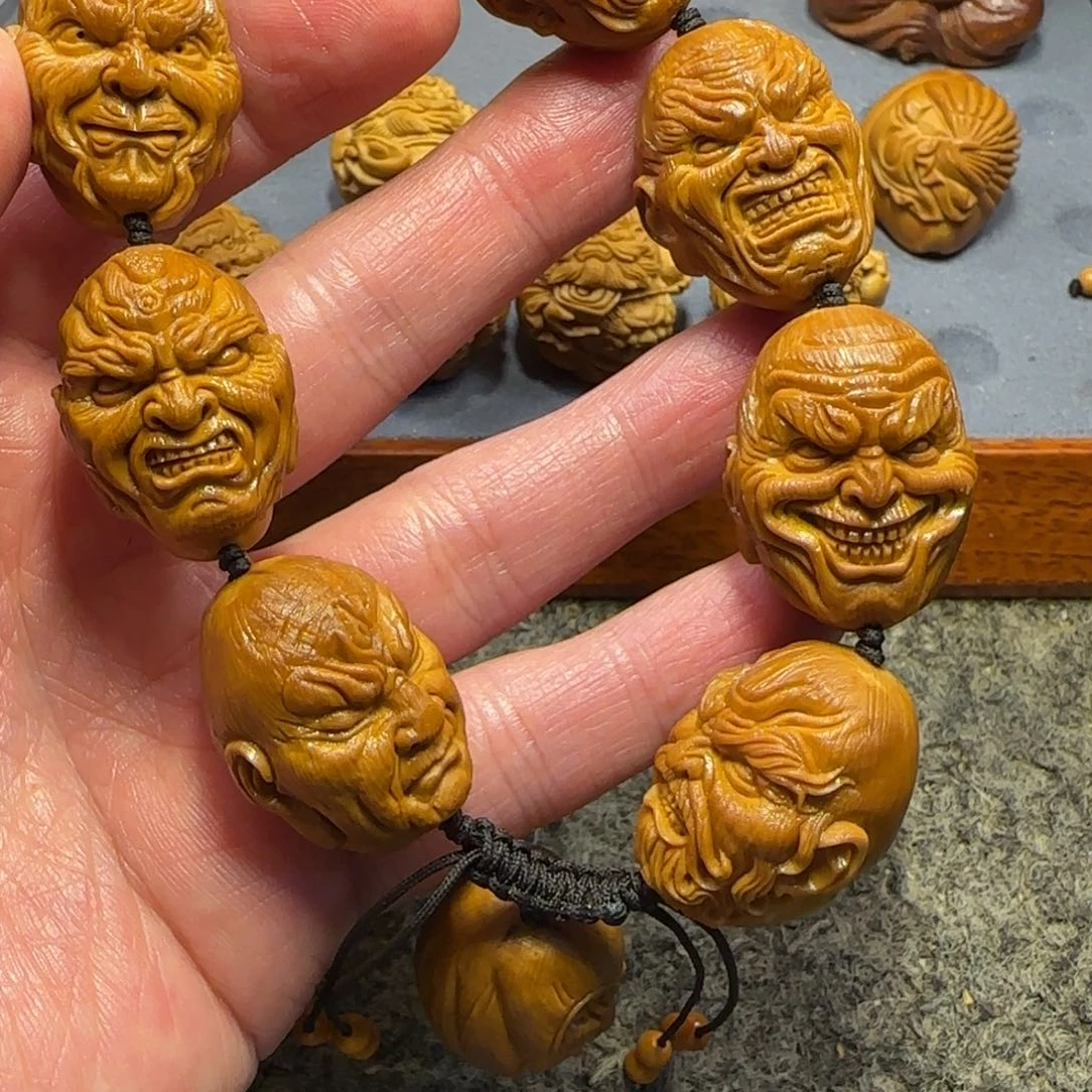 橄榄核吊坠肖像恶僧