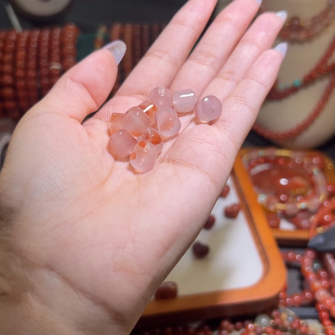 鸿***蒙南红玛瑙未镶嵌手串9mm