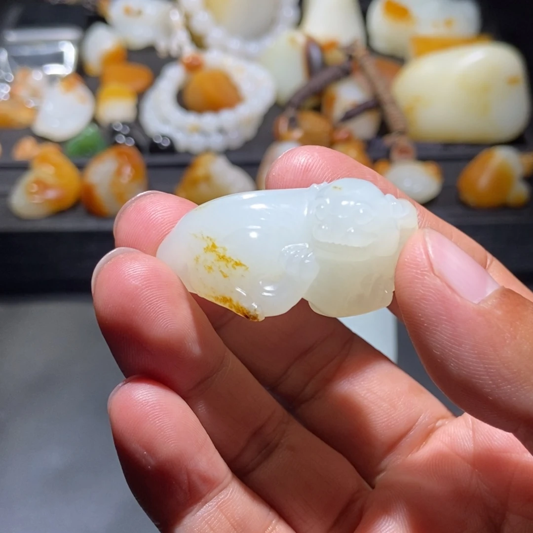 颈饰未镶嵌和田玉
