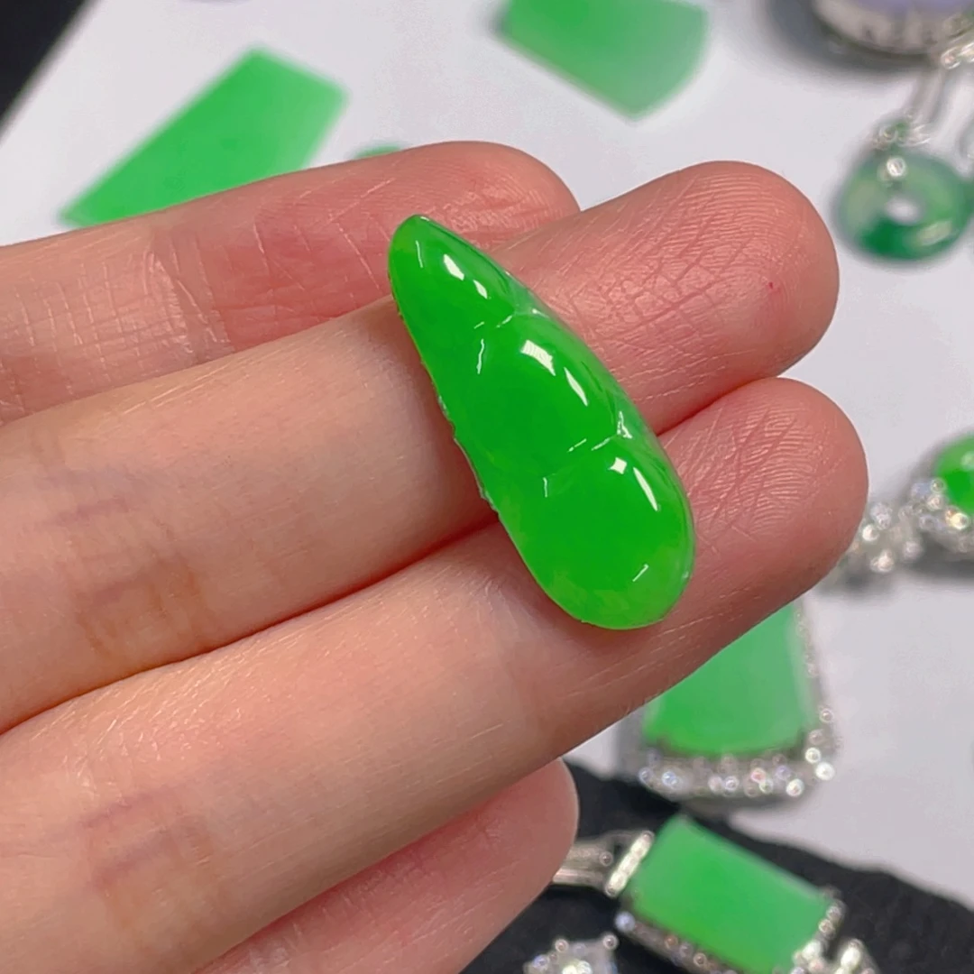 ****明翡翠未镶嵌吊坠(不含链)