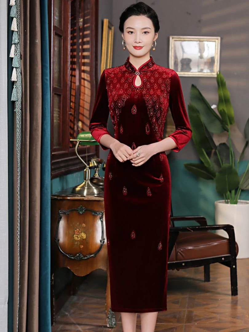 高端气质喜妈妈金丝绒2025年新款复古喜婆婆结婚礼服婚宴礼服