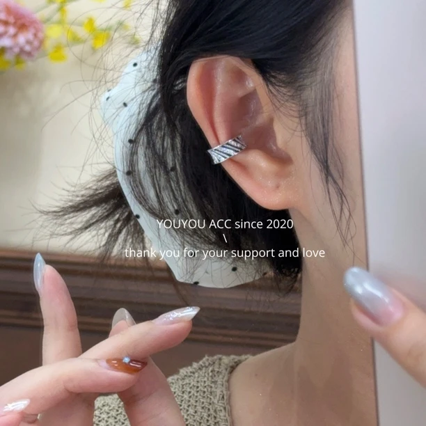 铜合金耳饰 斑马纹贴面耳骨夹高级感轻奢耳饰耳夹无耳洞酷帅女460