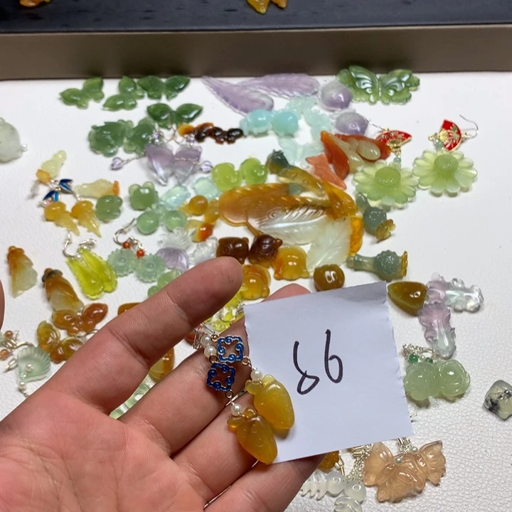 黑***使合金蛇纹石玉耳钉
