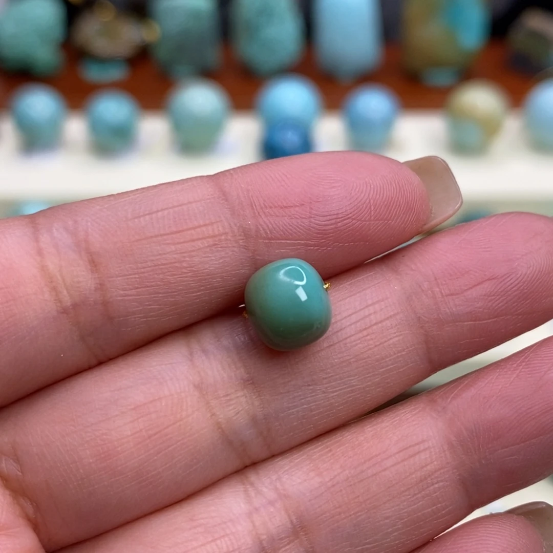 绿松石未镶嵌珠宝奇石8.3×7.5