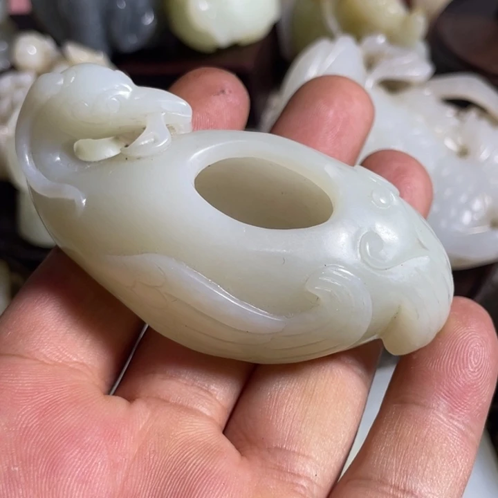 路***璐和田玉未镶嵌吊坠(不含链)