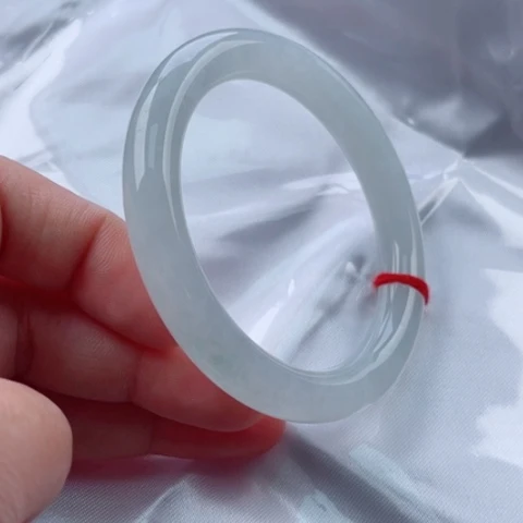 翡翠手镯未镶嵌圆57有细纹