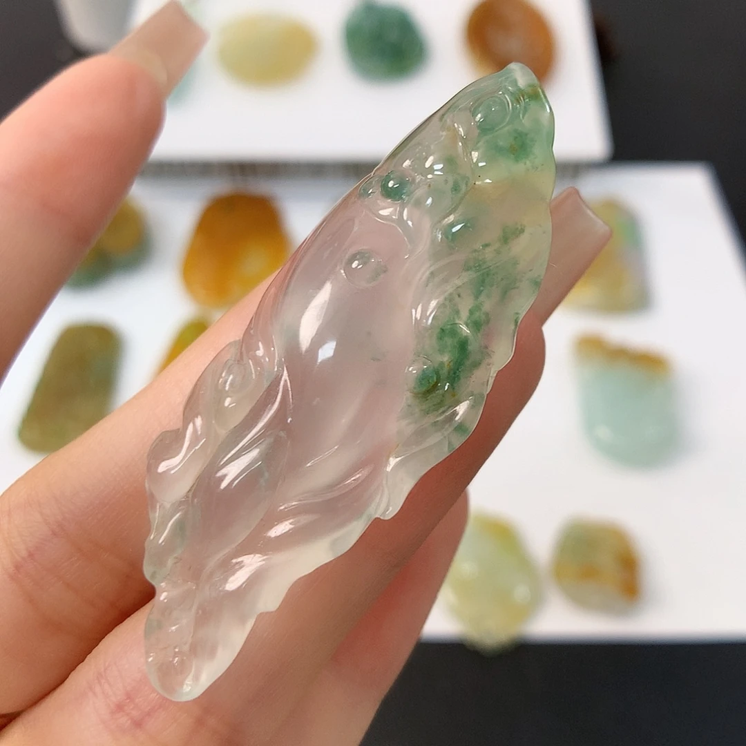 颈饰未镶嵌翡翠逍遥游