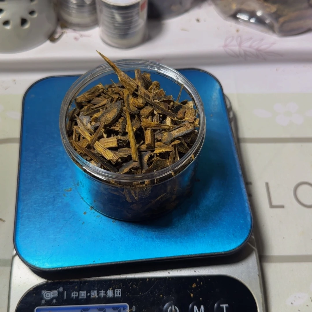 欢****沉香碎屑沉香陆河53克