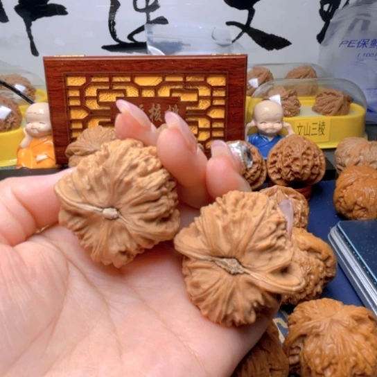 文玩核桃吊坠不**李白狮子133