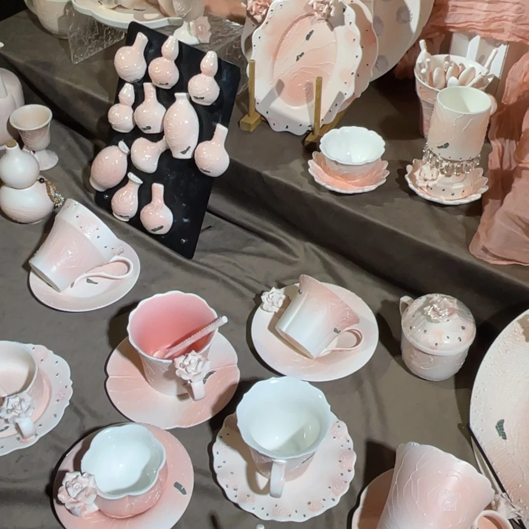 陶瓷哈哈哈哈哈哈哈