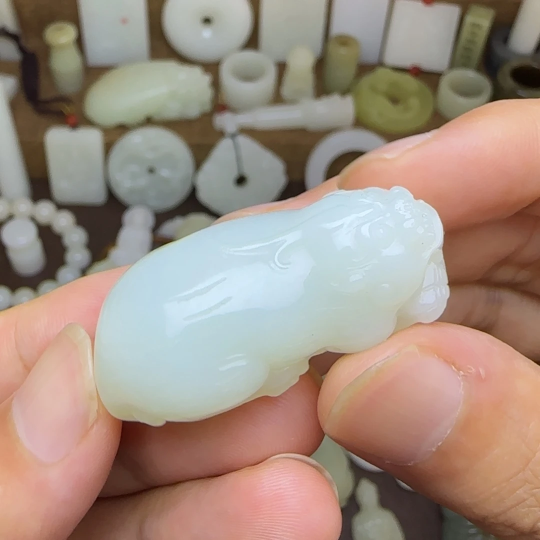 未镶嵌和田玉挂件貔貅