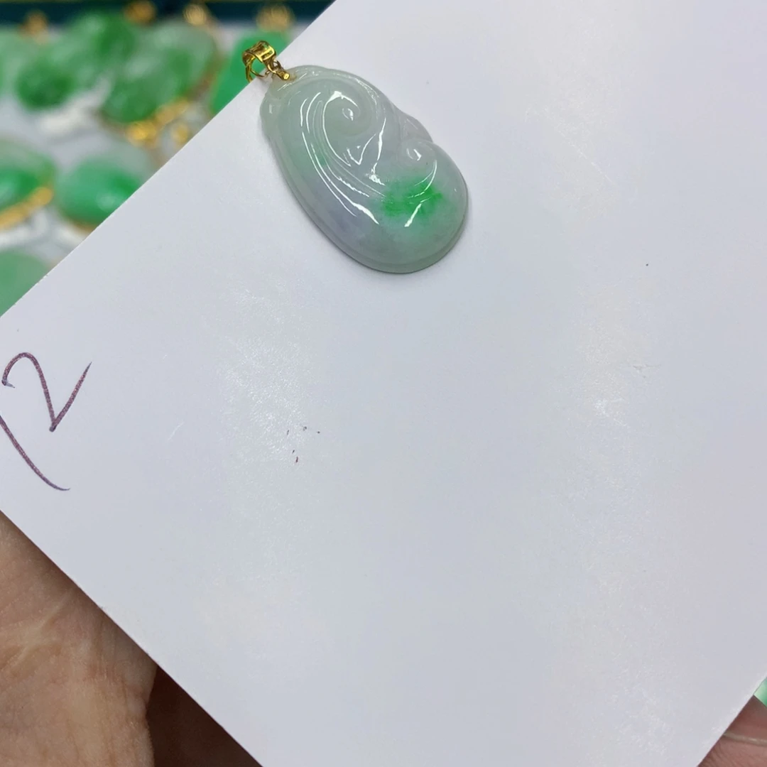 翡翠颈饰18K金镶嵌翡翠