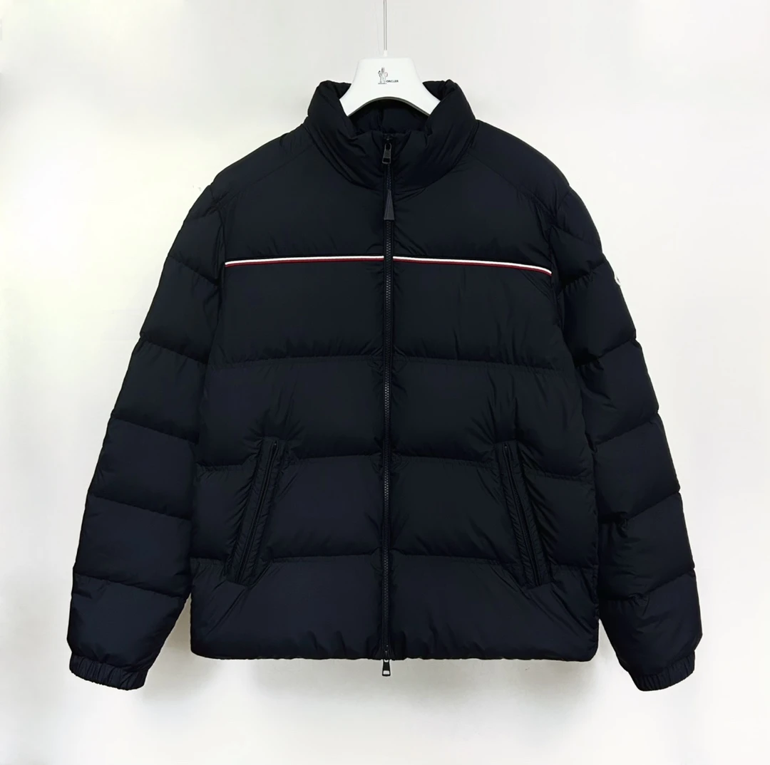 未使用 MONCLER 25秋冬 BOUVAQUE 胸前横彩条羽绒服外套1A00017