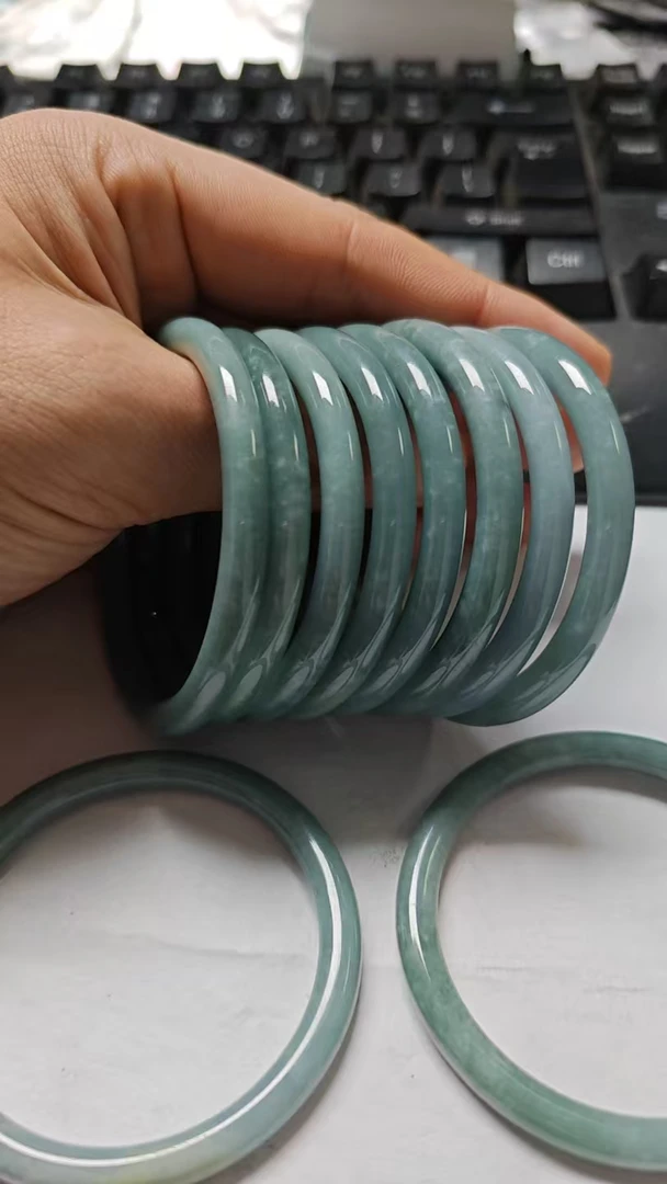 翡翠手镯多样性发其一C-576