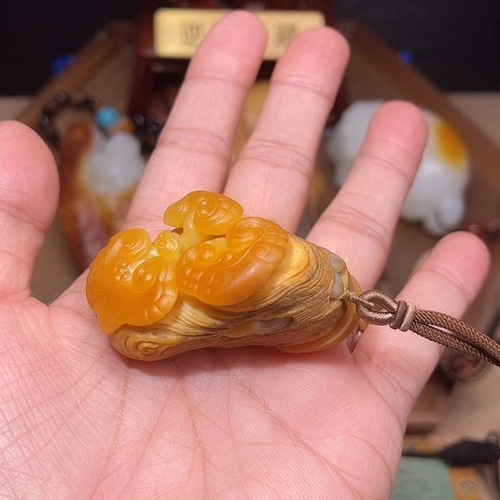 P***n和田玉未镶嵌颈饰