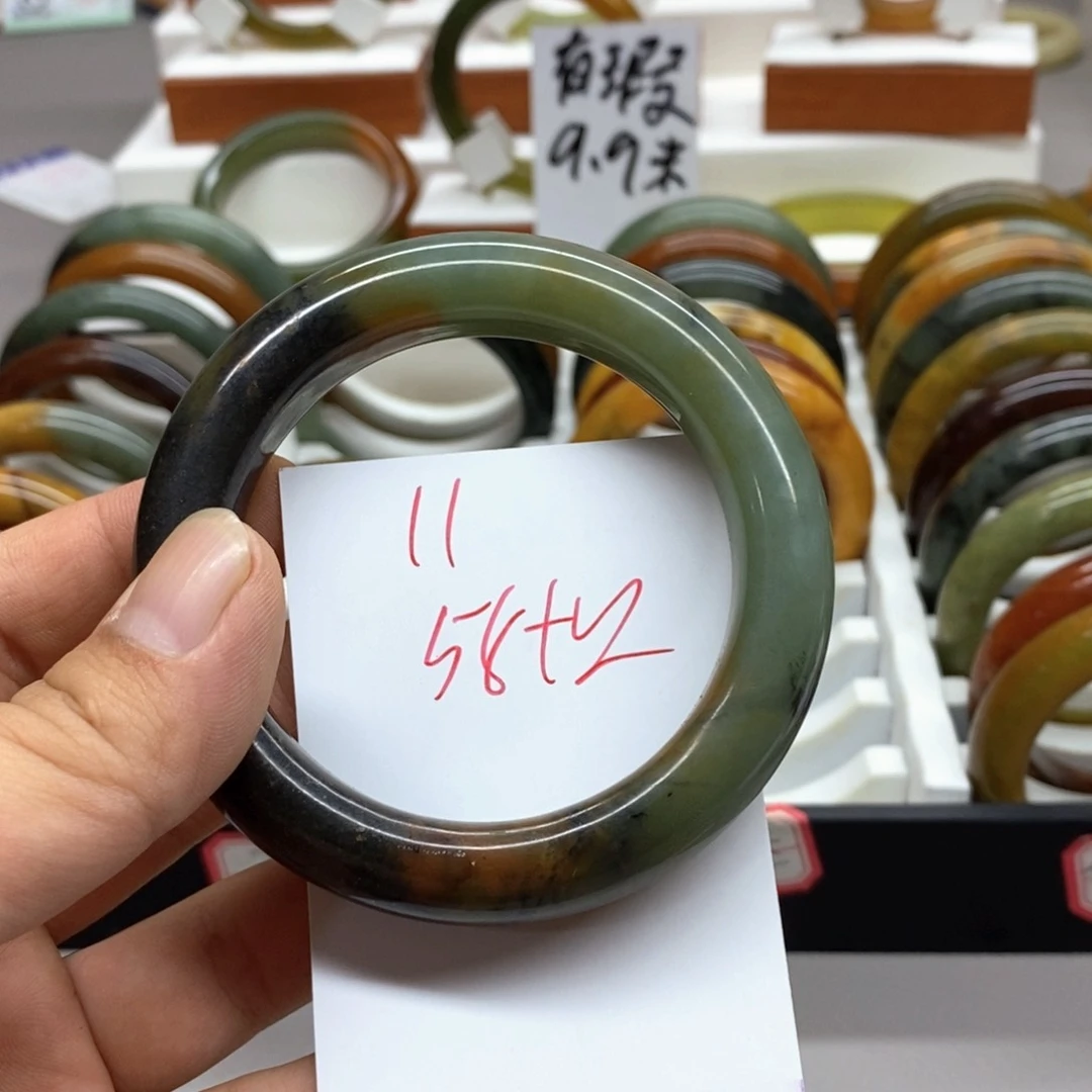 蛇纹石玉未镶嵌手镯