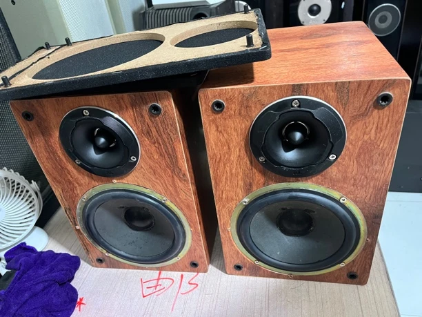 8新  二手6.5寸小音响 不包邮 （箱体脱皮）