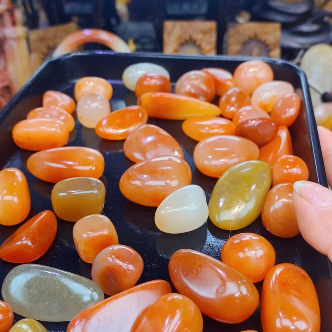 未镶嵌石英质玉（黄龙玉）颈饰