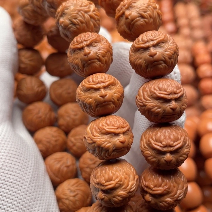 猴头核桃吊坠背****哥斗战胜佛