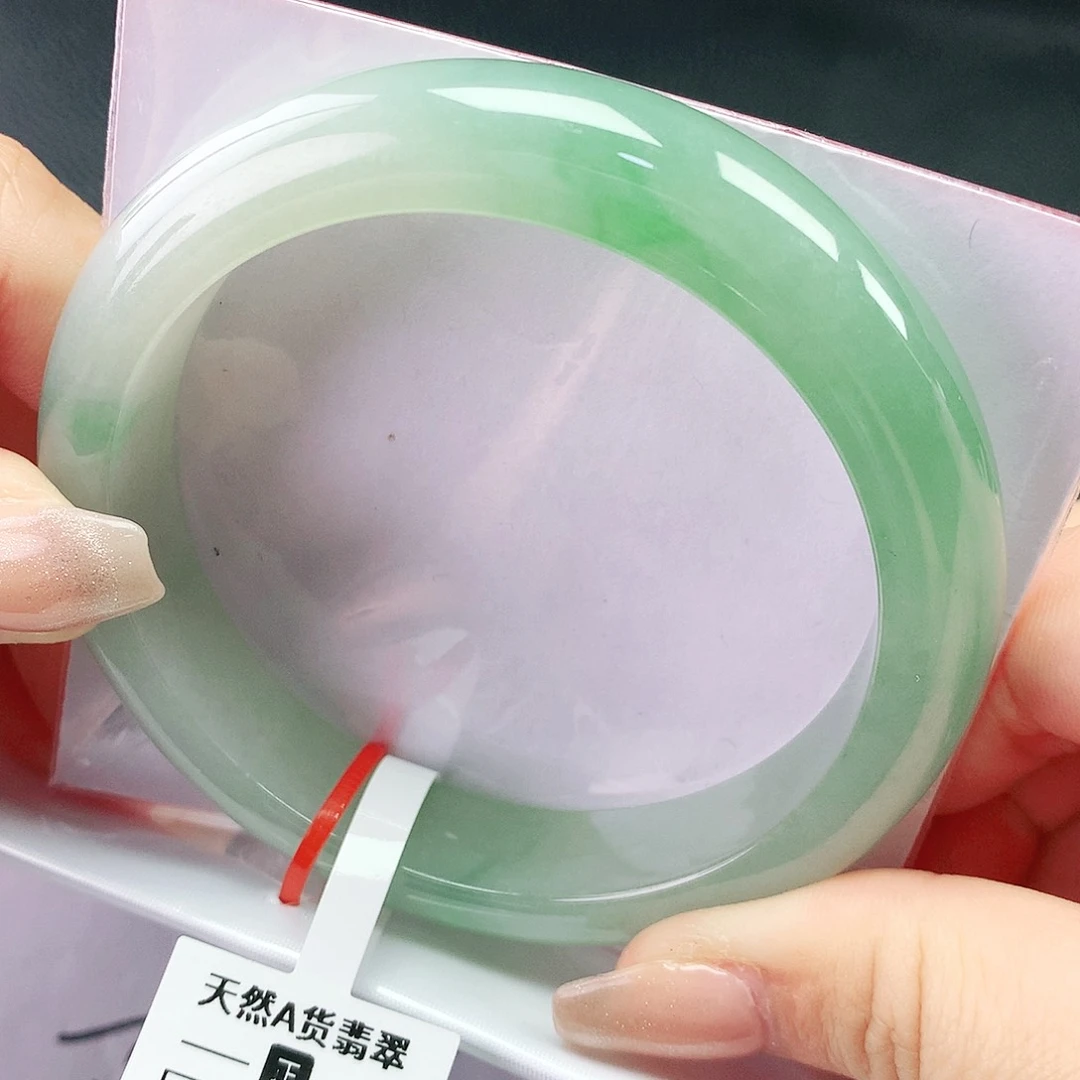翡翠手镯未镶嵌62圈