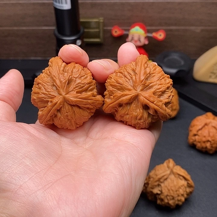 ᴴ***ⁱ把件文玩核桃白奔