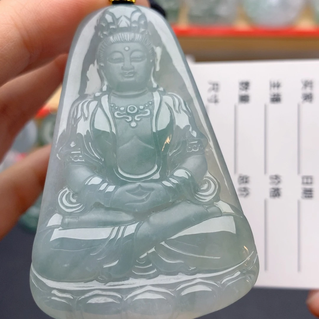 翡翠未镶嵌颈饰观音