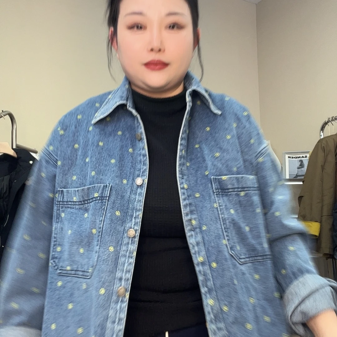 牛仔衣带花花牛衣