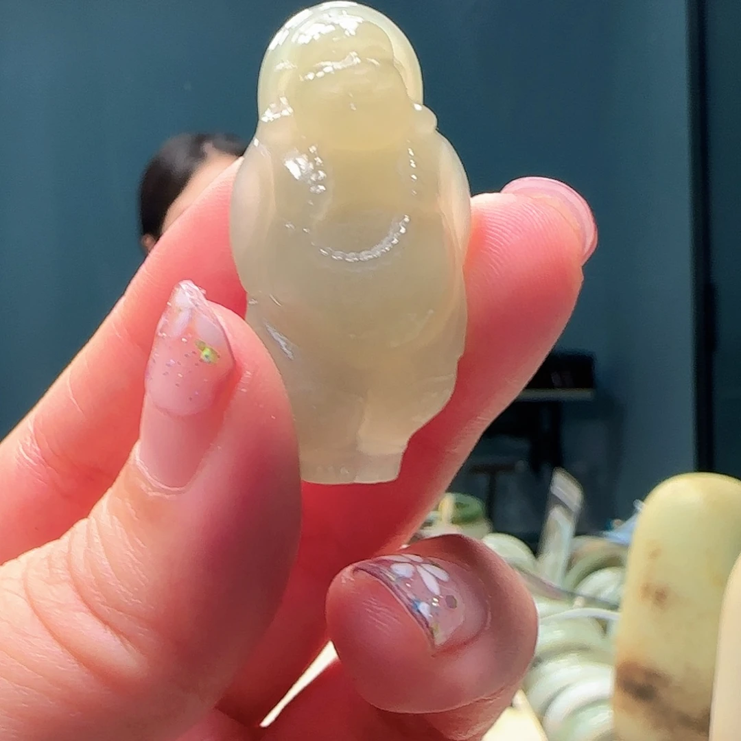 和田玉未镶嵌颈饰佛公38