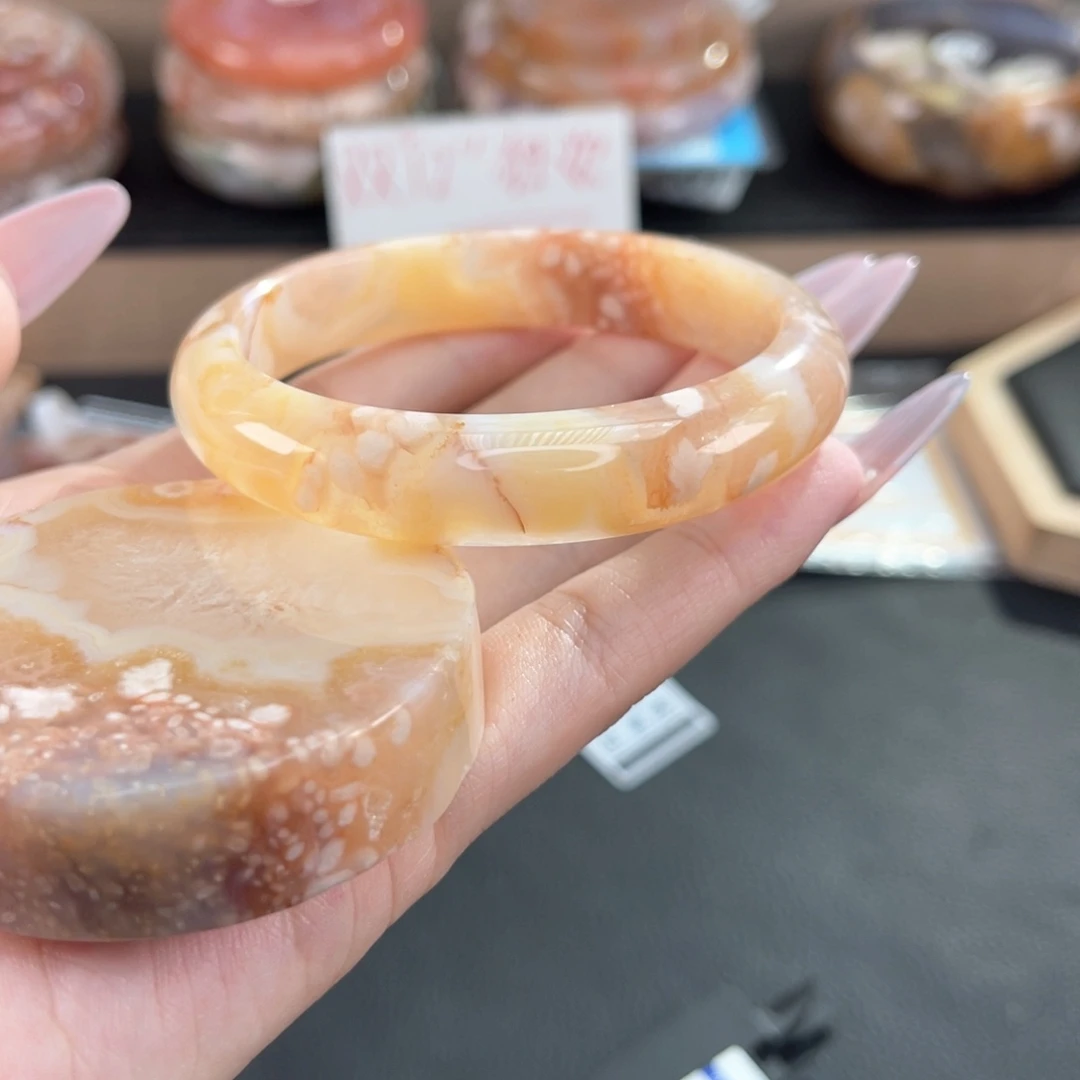 石英质玉未镶嵌手镯56