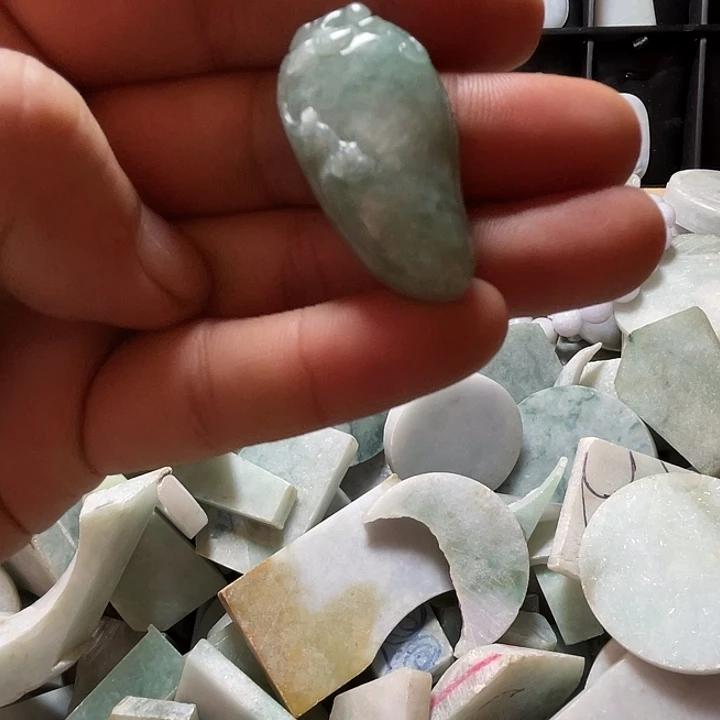 翡翠未镶嵌吊坠(不含链)翡翠挂件