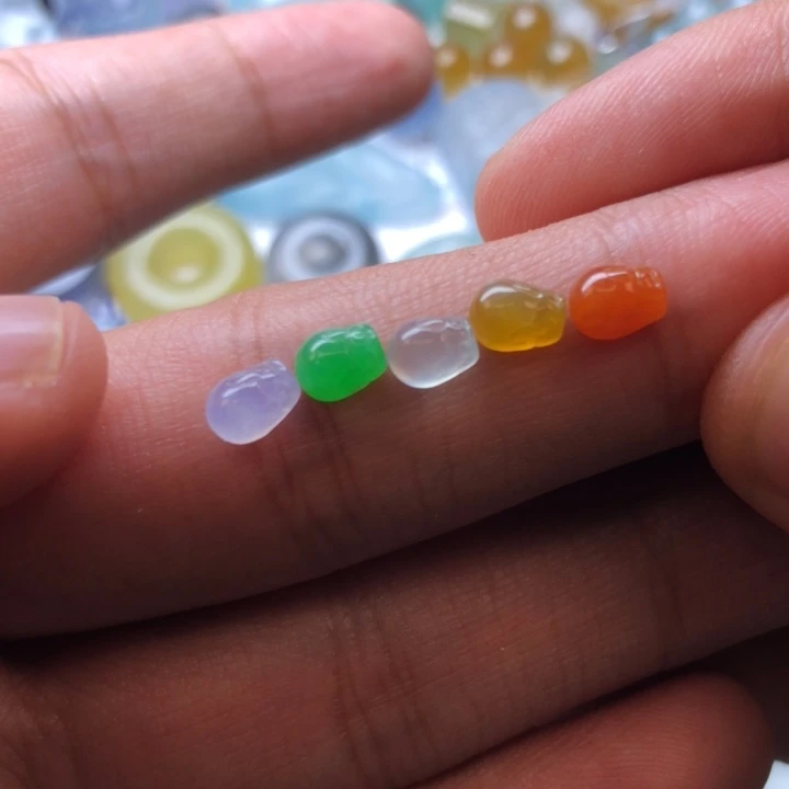 定制翡翠未镶嵌挂件