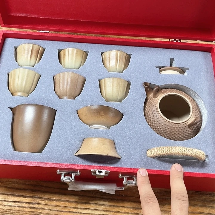 孤品茶具套装等。