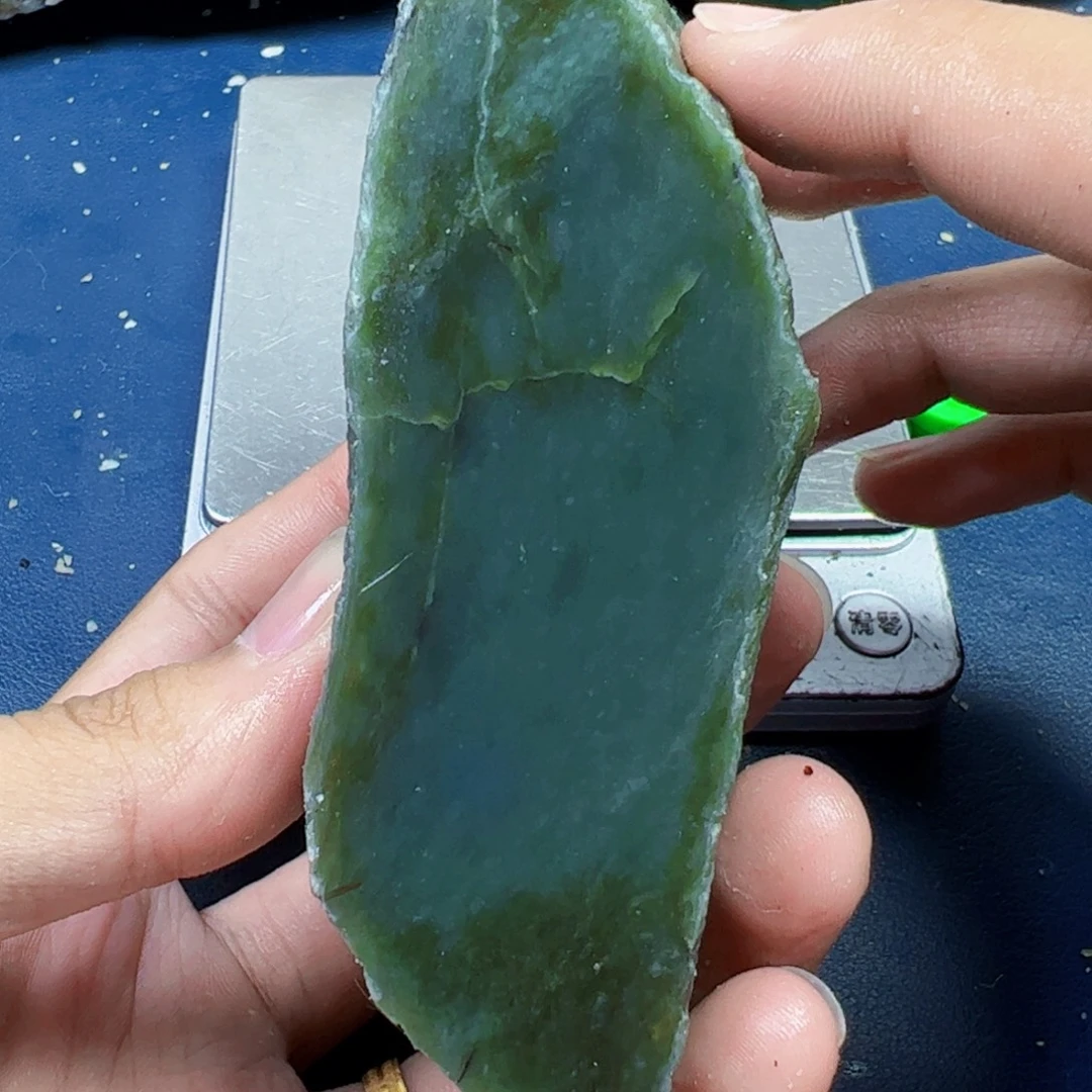 未镶嵌和田玉（糖玉）珠宝半成品