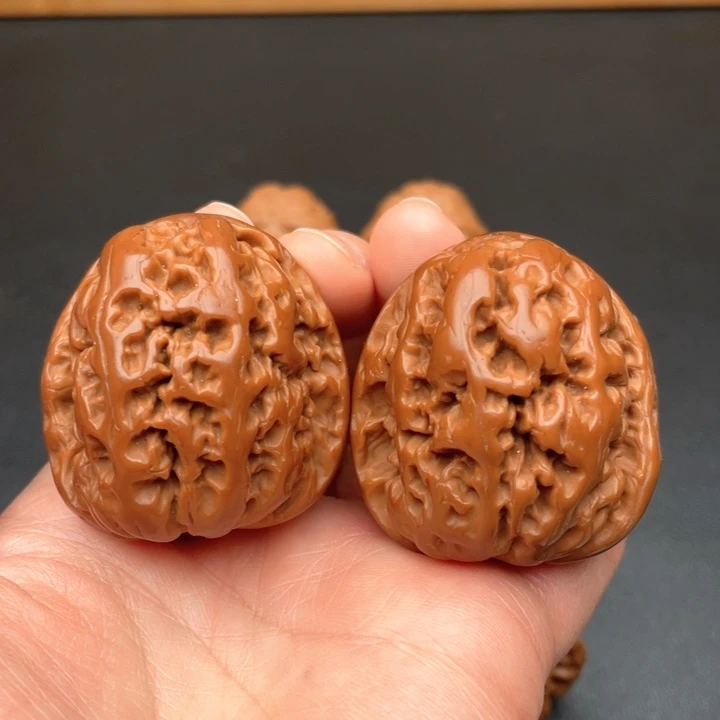 文玩核桃吊坠将军膀41尺包浆