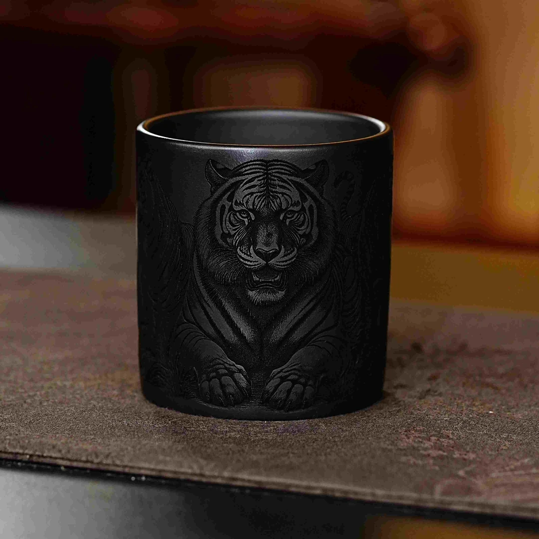 宜兴原矿茶具 石黄手工刻绘五虎老虎生威大气直筒紫砂主人杯