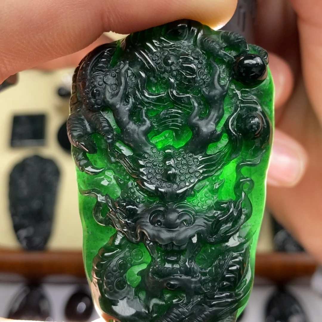 翡翠吊坠(不含链)未镶嵌龙牌
