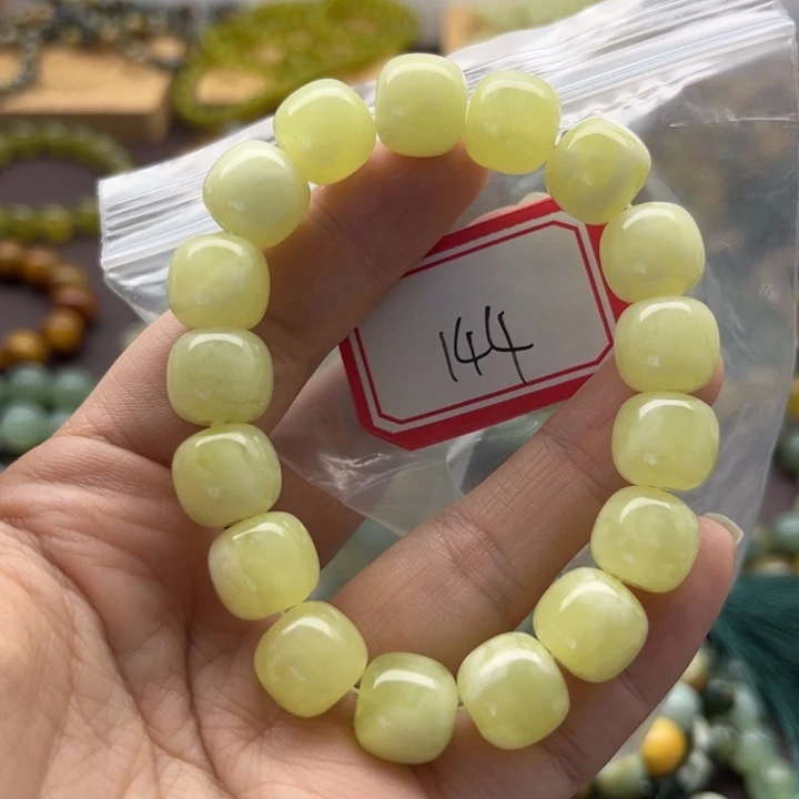 未镶嵌蛇纹石玉手链