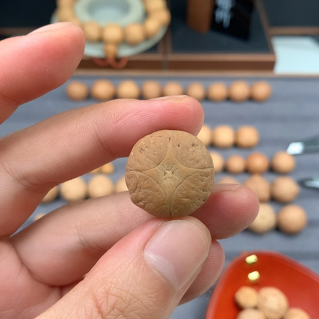 手串凤眼菩提22+麒麟。非质量问题开孔不退