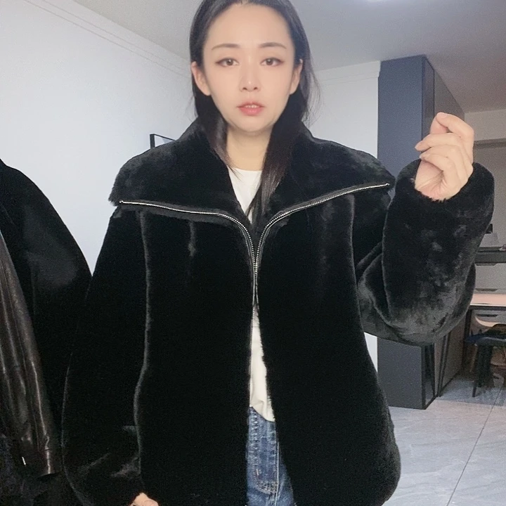 绵羊皮美丽奴皮毛一体M125，L135，XL145斤左右拍下备注尺码