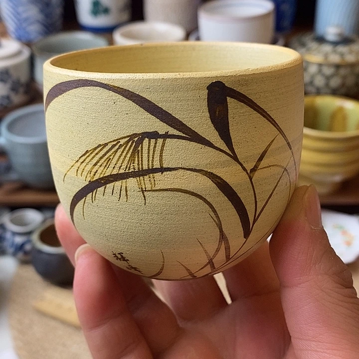 093 中古品默认微瑕满18包邮